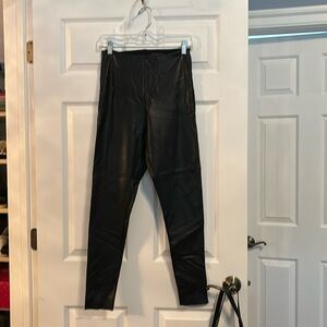 Like new commando faux leather leggings control top